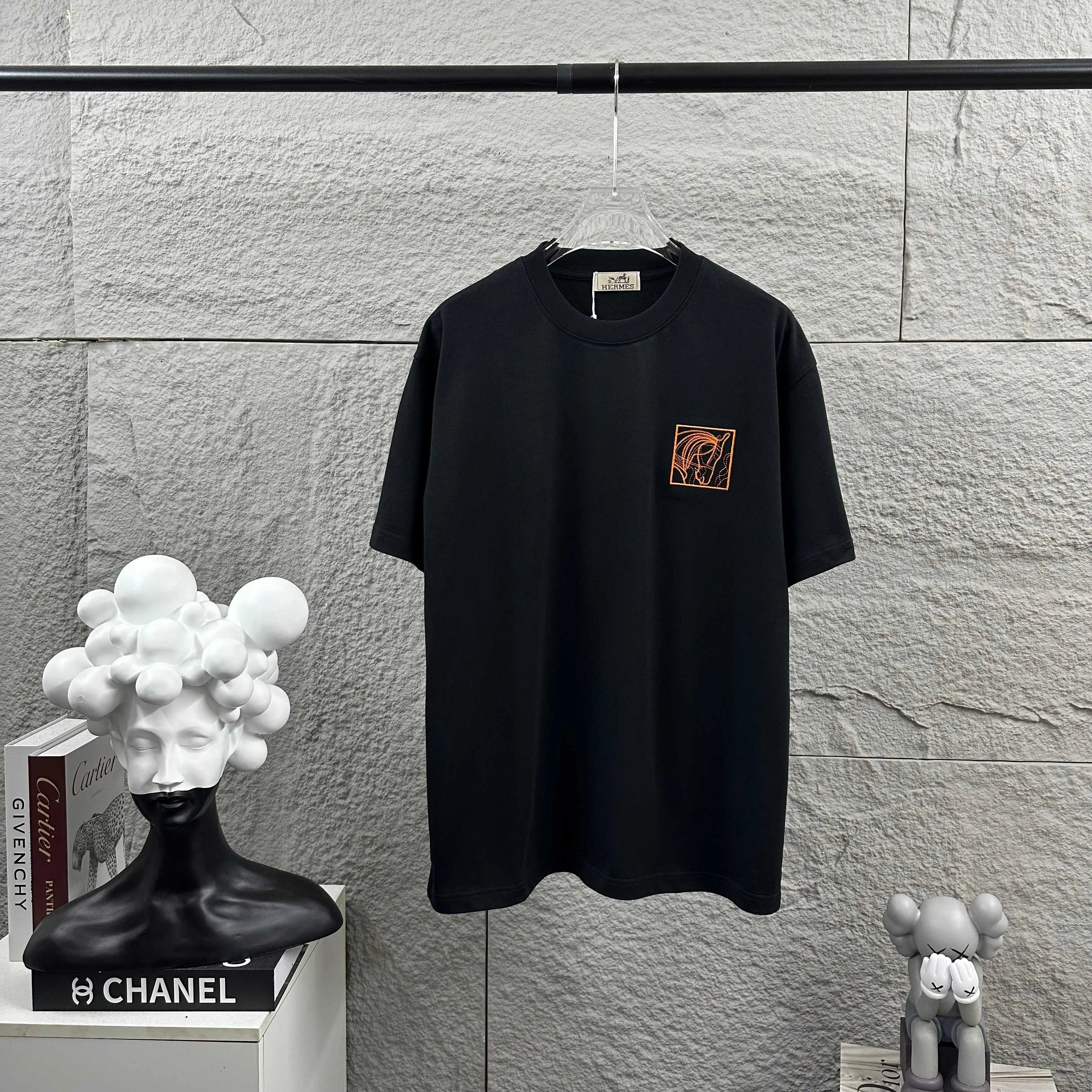 Herme* * 2025 New Arrival Classic Orange T Same Style ：Black White Size： S （90-130 ） M （120-150 ） L （140-165 ） XL （160-180 ） XXL （180-210 ）